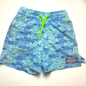 Vineyard vines boys swim trunks size 5